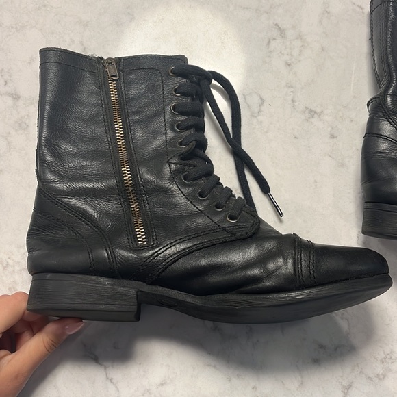 Steve Madden combat boots - Picture 2 of 2